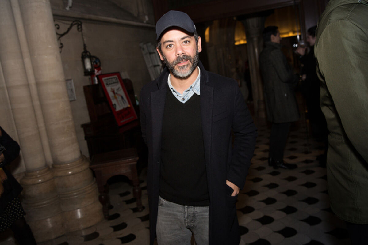 Manu Payet à la sortie de la messe